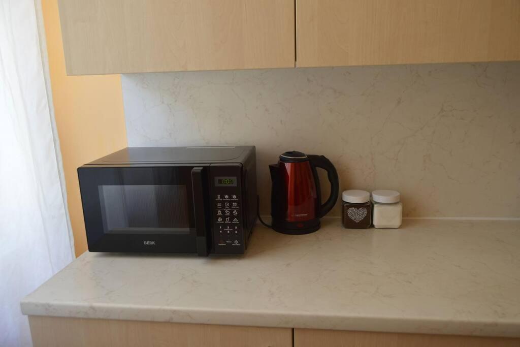 Spacious Old Town Family Peachy 2 Bedrooms Apartment, Nearby The Riga Presidential Castle Екстериор снимка