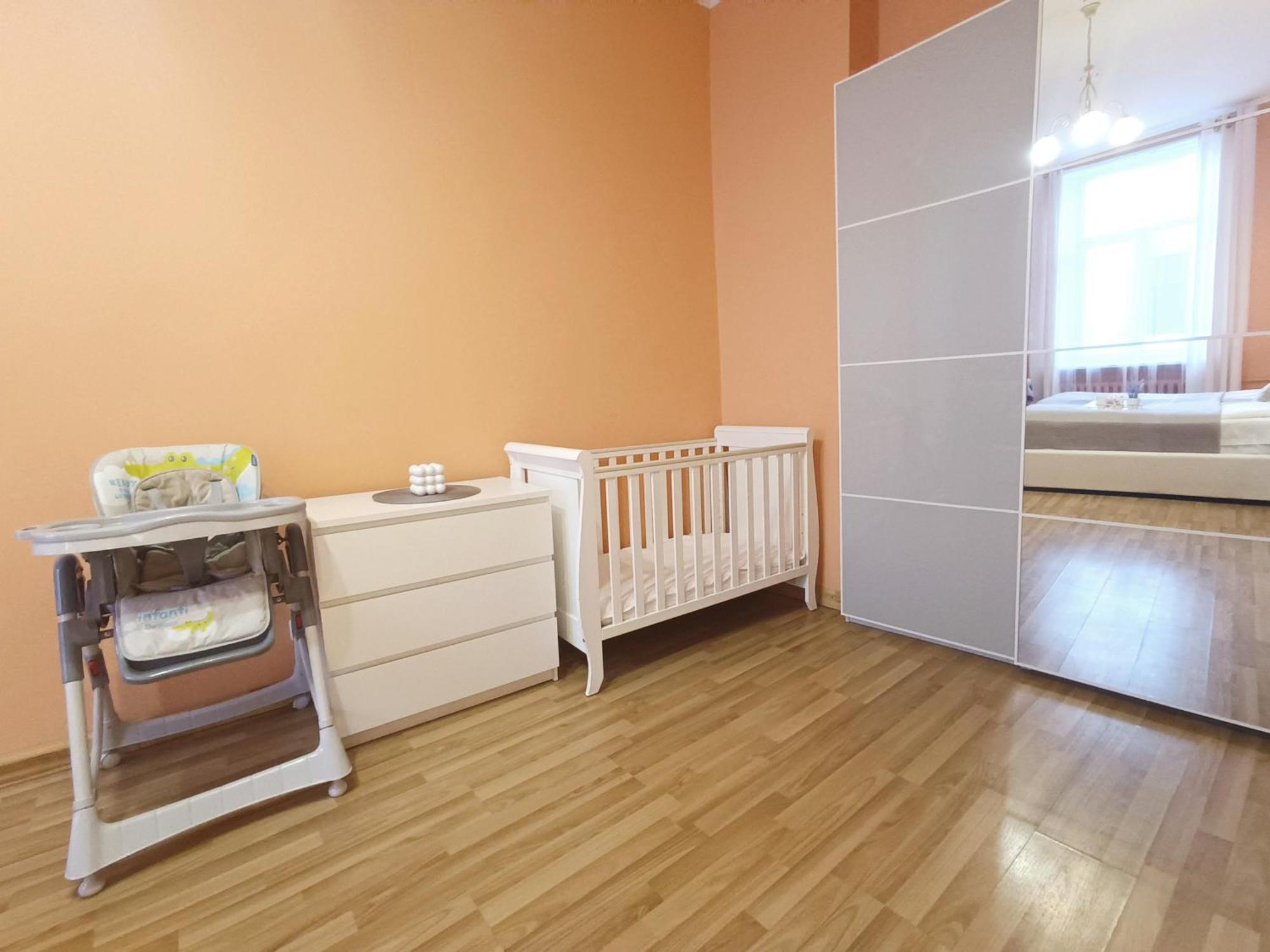 Spacious Old Town Family Peachy 2 Bedrooms Apartment, Nearby The Riga Presidential Castle Екстериор снимка