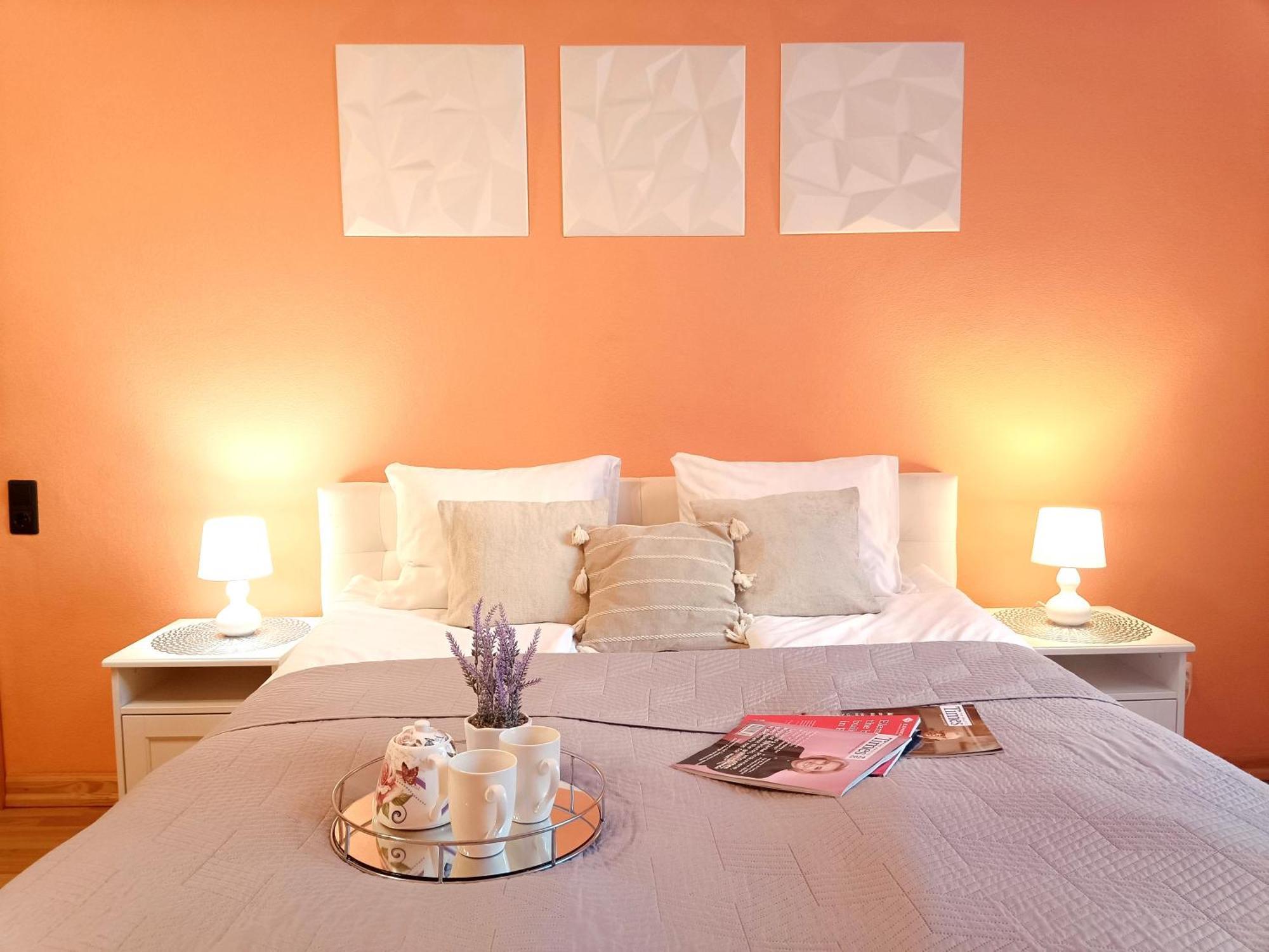 Spacious Old Town Family Peachy 2 Bedrooms Apartment, Nearby The Riga Presidential Castle Екстериор снимка
