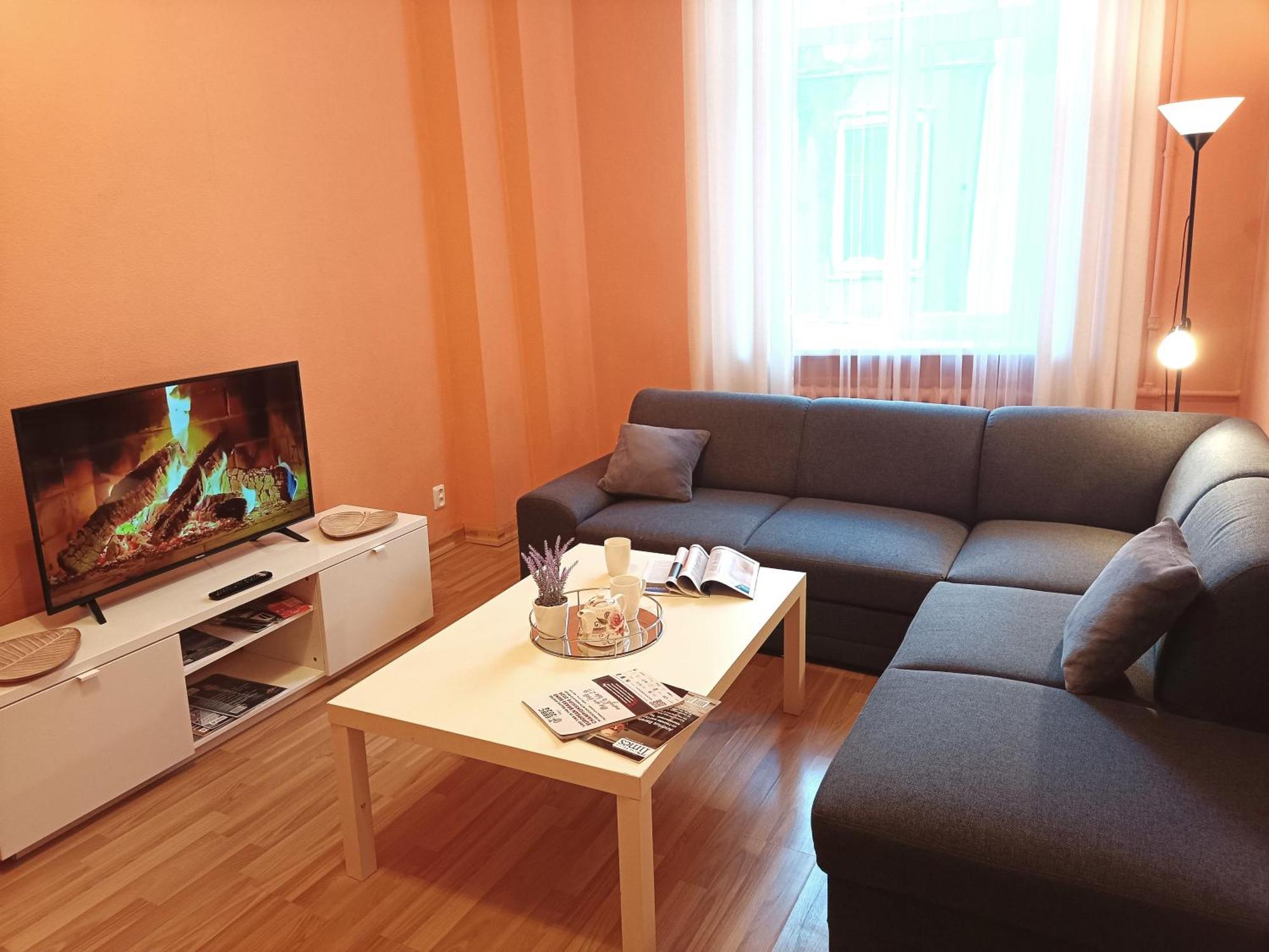 Spacious Old Town Family Peachy 2 Bedrooms Apartment, Nearby The Riga Presidential Castle Екстериор снимка